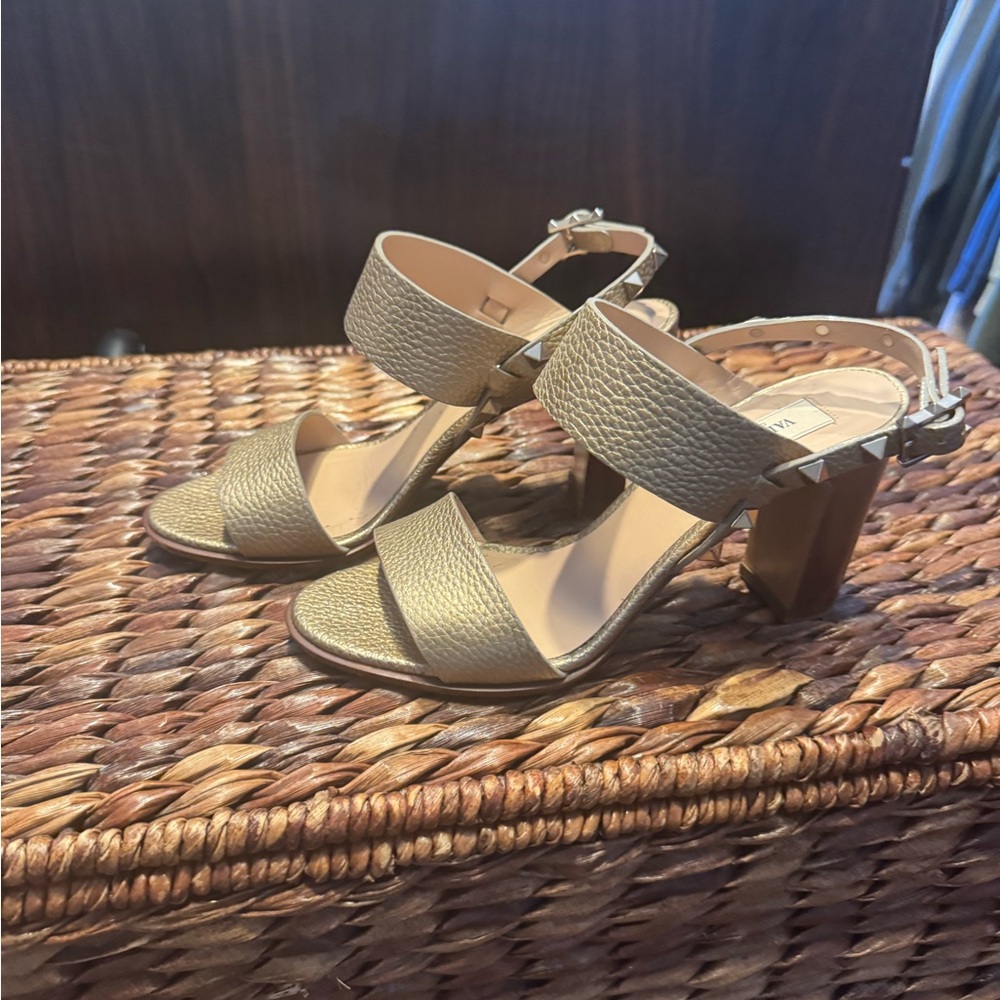 Valentino Garavani Beige Textured Heels